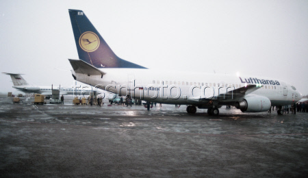 Первый рейс Lufthansa Boeing 7373 D-ABER Франкфурт - Нижний Новгород - Самара 31 марта 1996 г.