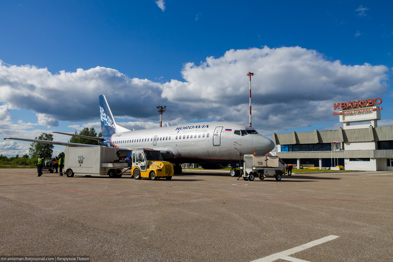 Аэропрт Иваново НОРДАВИА Боинг 737 VP-BQI 3 июня 2017 г.